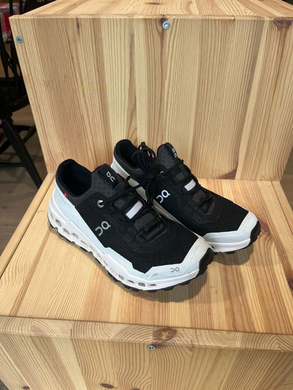 On Running Cloudultra Trail Running Sneakers Black White Women's Size 6.5